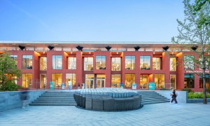 西安欧亚学院创办人胡建波博士2025年毕业致辞